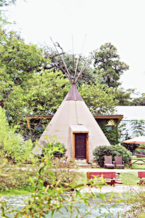 Geronimo Creek Retreat- Teepee 3 Jumping Fish